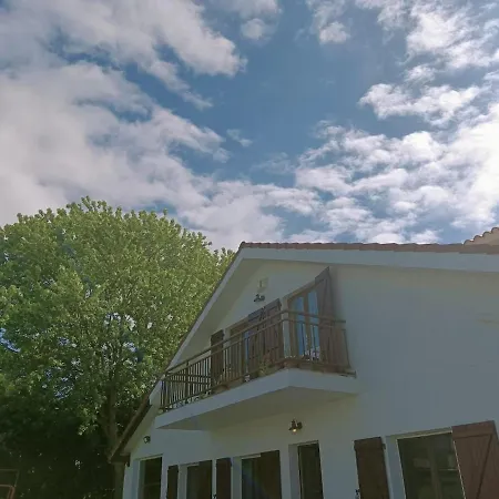 Gueezmes Dom wakacyjny *